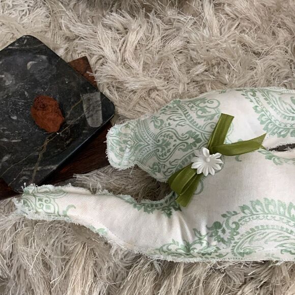 Handmade Cottage-core Country Distressed Edge Style Rabbit Throw Accent Pillow - Picture 2 of 16